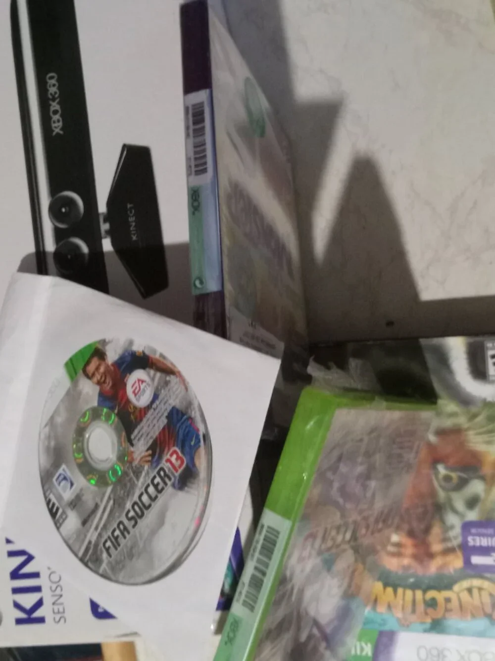 Kinect Bundle Sensor in Box + 4 Games Kinectimals Sesame Adv FIFA Xbox 360